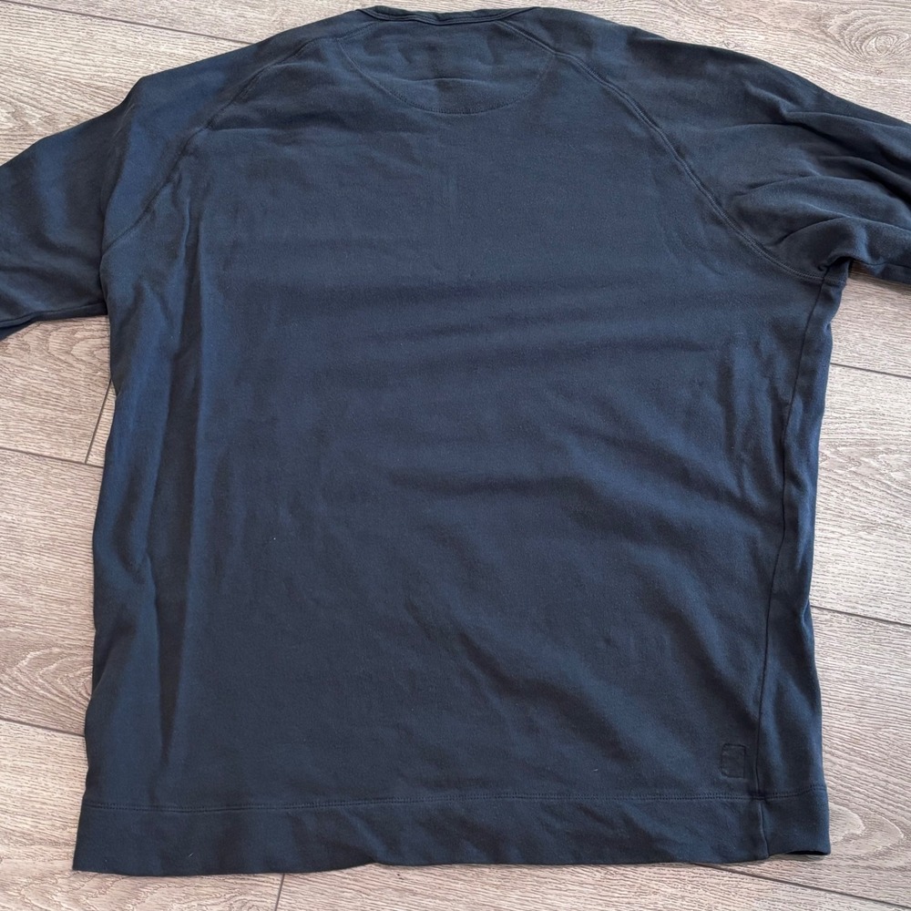 Vuori Long Sleeve Shirt Mens XL Black Raglan Crewneck Performance Tee Activewear - Picture 7 of 7